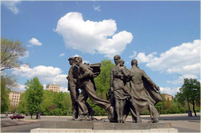 This is monument which is devoted to students’ battalion who had gone to the Second World War in 1941. It's located near National University not far from Freedom Square.