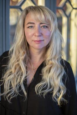 Single female Marina, 47 y/o, from kharkov, looking for male, girls for . Women from Ukraine. I am Ukrainian woman from city-hero KHARKIV I am here with only one purpose to meet serious, honest, reliable and family-oriented ma nwho needs, woman, wife, friend, love and relative soul in his life. I will never betray, I will never play with feelings and I think that the main strength is inside of us and in our emotions. .