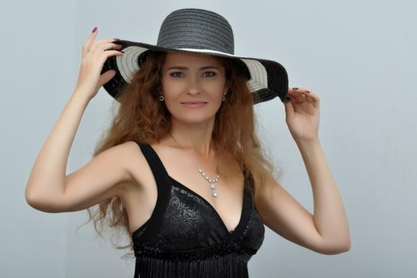 Single female Irina, 54 y/o, from Kharkov, looking for male, girls for . Women from Ukraine. I am modest Ukrainian woman with sincere intentions, positive attitude to life and oriented on marriage and relations. I am active, open-minded and hope to meet faithful and honest man. I am ready to open my heart and soul and i am ready to be caring and loving wife for my future man.   .